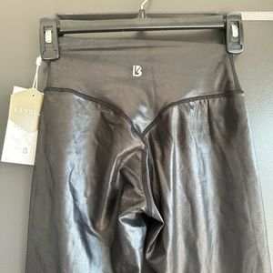 BuffBunny Rebel Legging